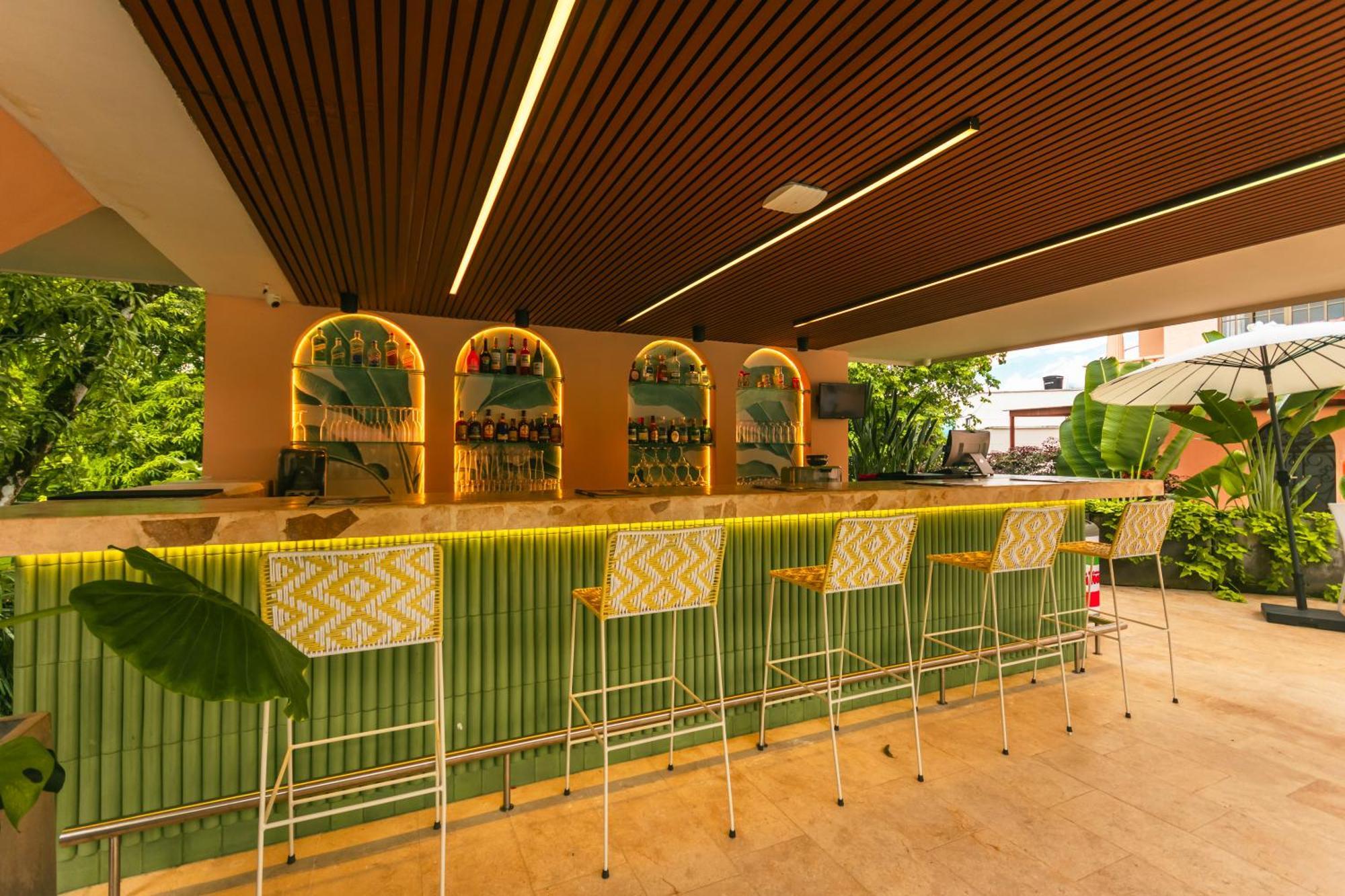 Del Tropico Hotel Sopetran Exteriör bild